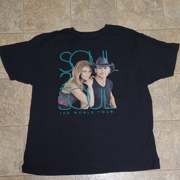 Soul 2 Soul Tour 2017 Concert Official Tim McGraw Faith Hill TShirt Men's XL EUC - Picture 1 of 5